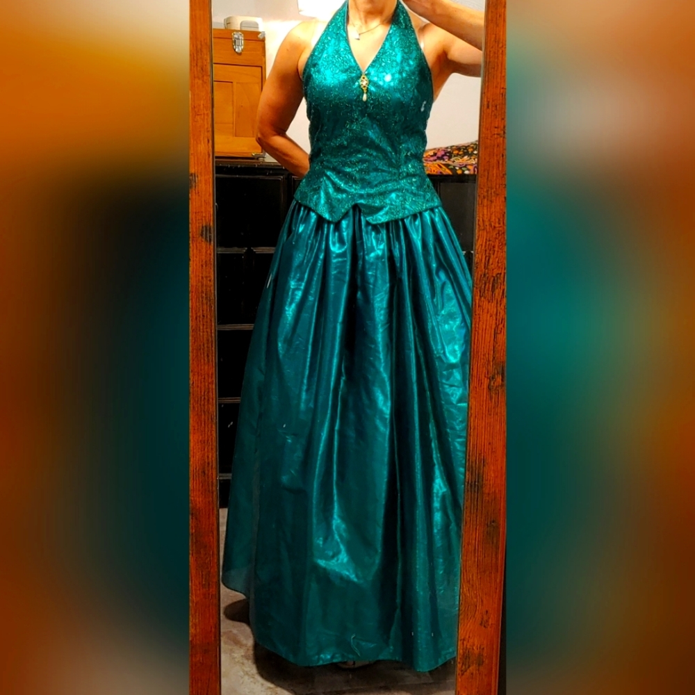 Jessica McClintock Emerald Green Ballgown